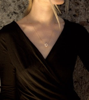 24 Karat vergoldete Halskette Perlenblume