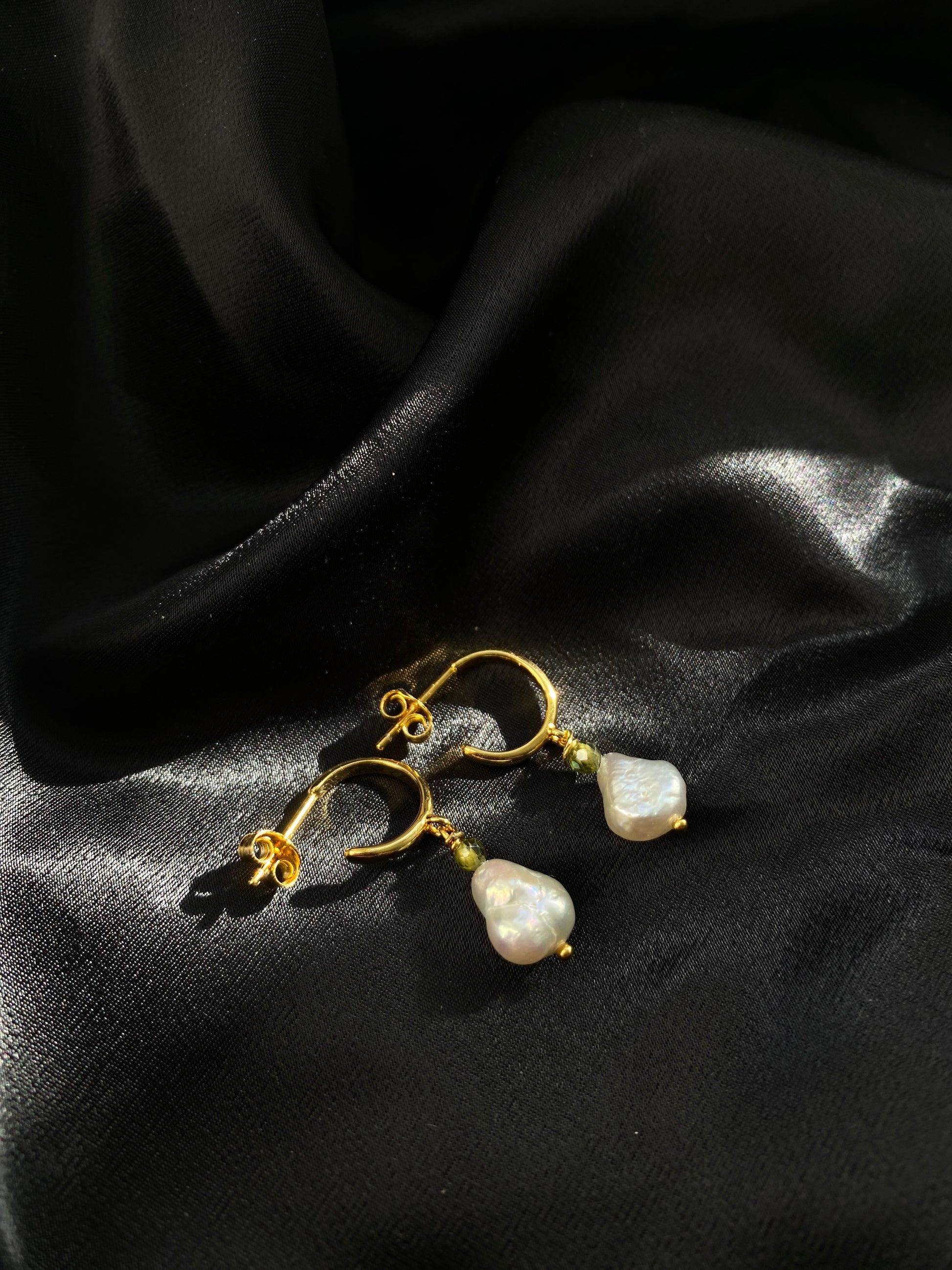 24 Karat vergoldeten Ohrringe mit Perle und Tumerin 